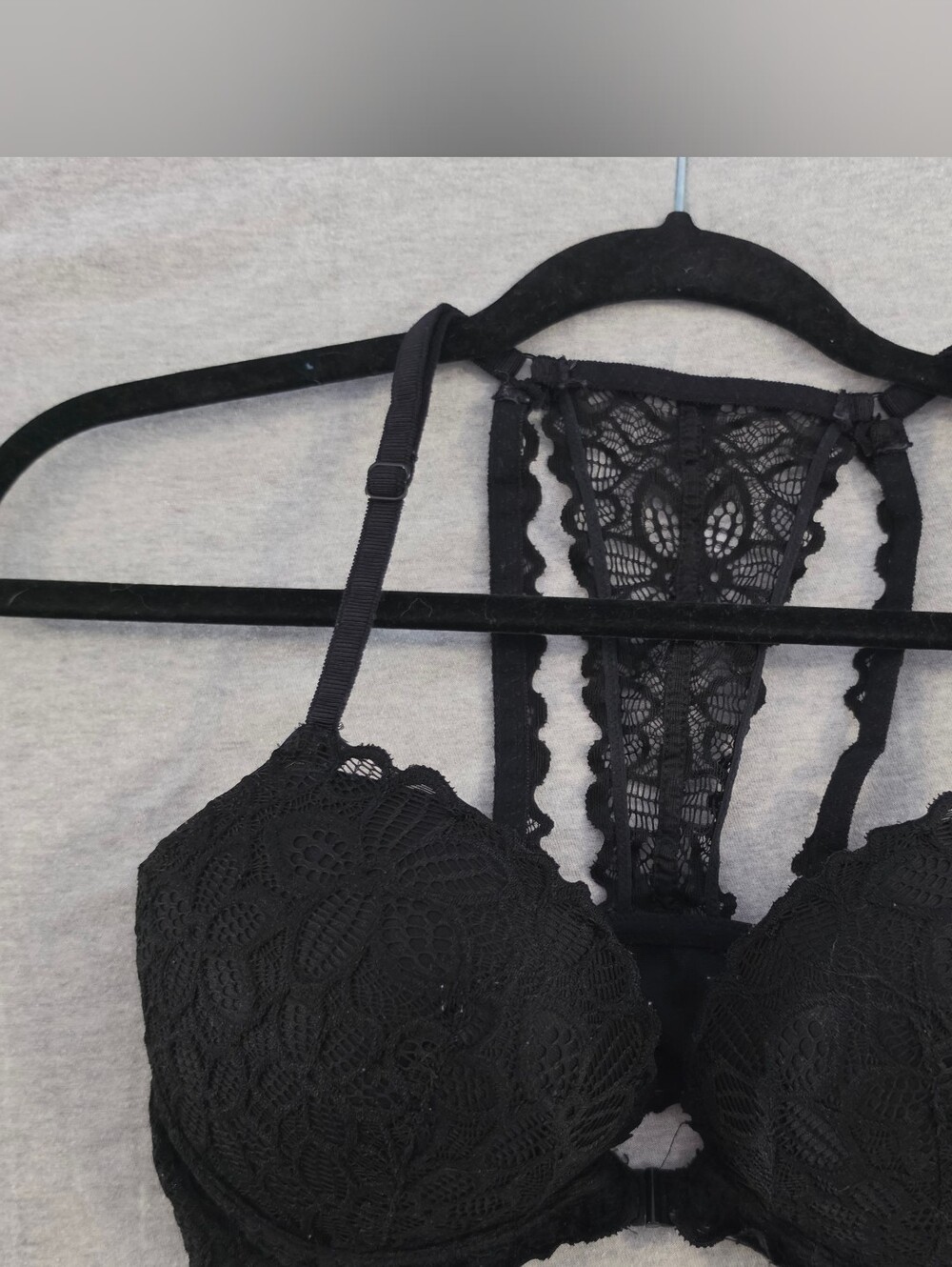 PINK Victoria's Secret Black Lace Push-Up Bra With Front Closure